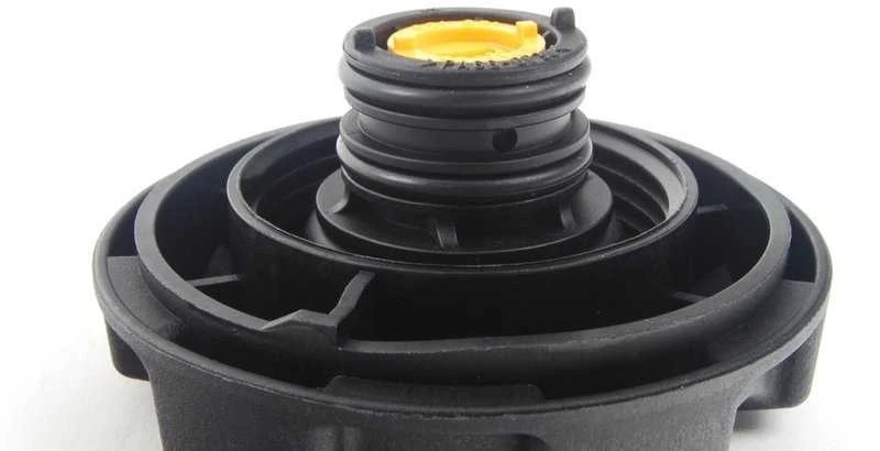 BMW E90 E91 E92 E93 aušinimo skysčio išsiplėtimo bakelio dangtelis originalus 17117639020