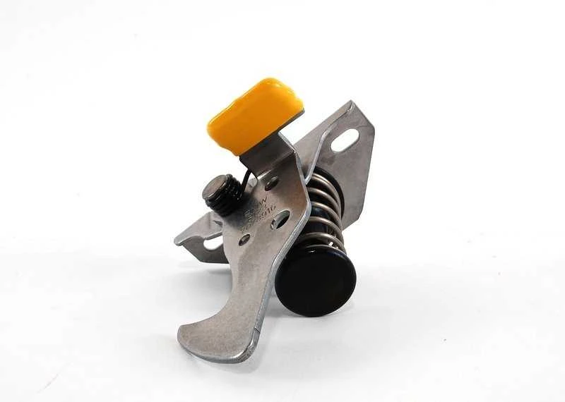 BMW E90 E91 E92 E93 variklio dangčio apsauginis fiksatorius originalus 51237073916