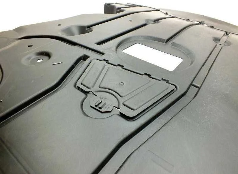 BMW E90 E91 Variklio Skydas Originalus 51758040113