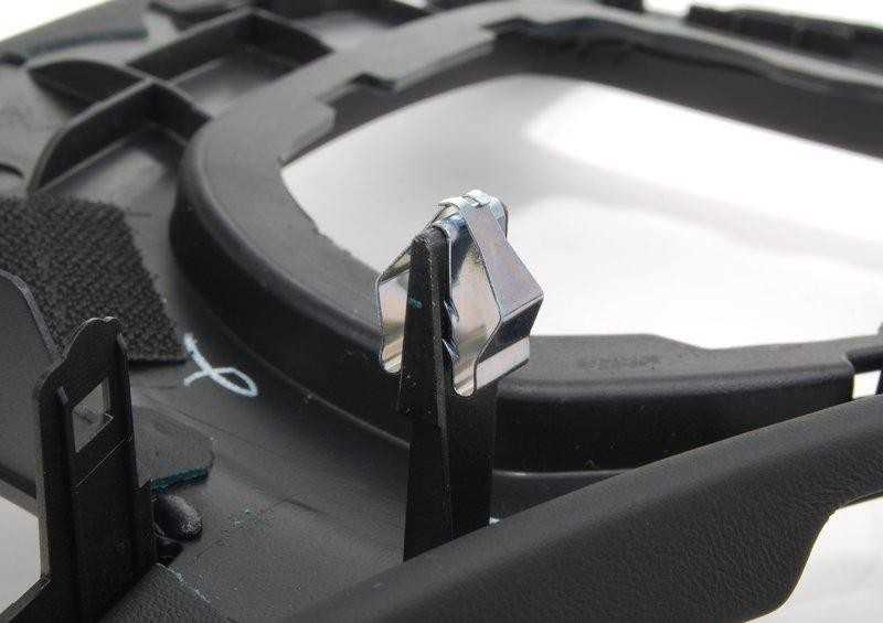 BMW E90 E92 centrinės konsolės dangtelis originalus 51167903960