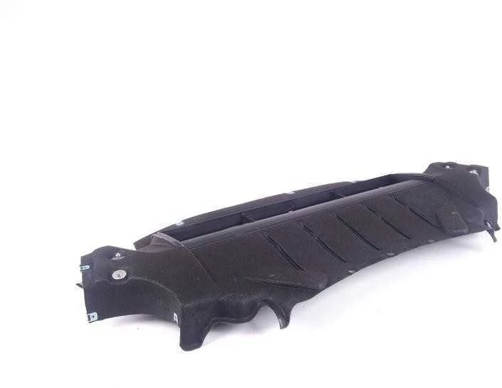 Bmw E90 E92 E93 Variklio Dangčio Ekranas Originalus 51757899820