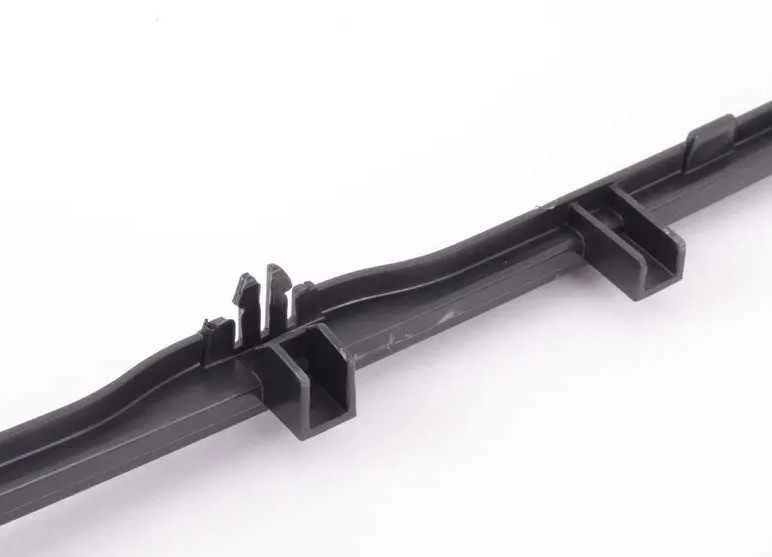 BMW E91 galinio dešinės pusės lango sandariklis originalus 51357119944