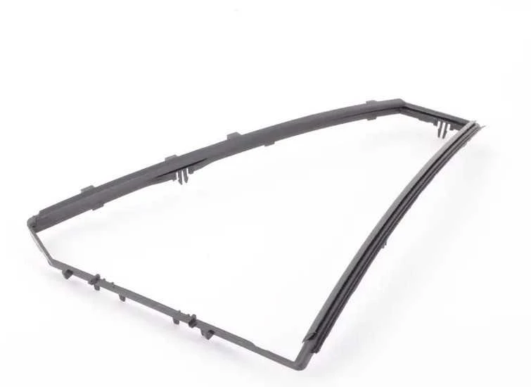BMW E91 galinio dešinės pusės lango sandariklis originalus 51357119944