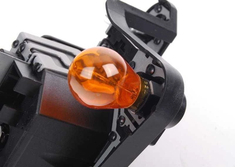 BMW E92 3 Bulb Holder Galinio Šviesos Dešinė Pusė Originalus 63217174408
