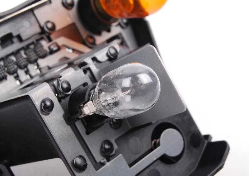 BMW E92 3 Bulb Holder Galinio Šviesos Dešinė Pusė Originalus 63217174408