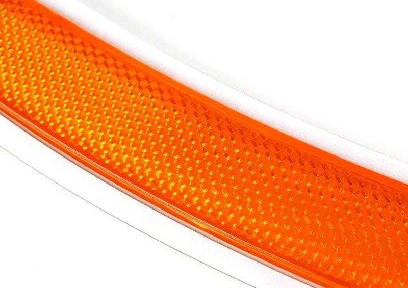 BMW E92 E93 3 serijos originalus priekinis bamperio dangtis dešinysis atšvaitas (geltonas) NAUJAS
