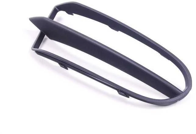 BMW E92 E93 Apatinio bamperio grotelės dešinėje originalios 51118050586