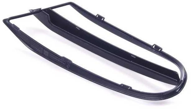 BMW E92 E93 Apatinio bamperio grotelės dešinėje originalios 51118050586