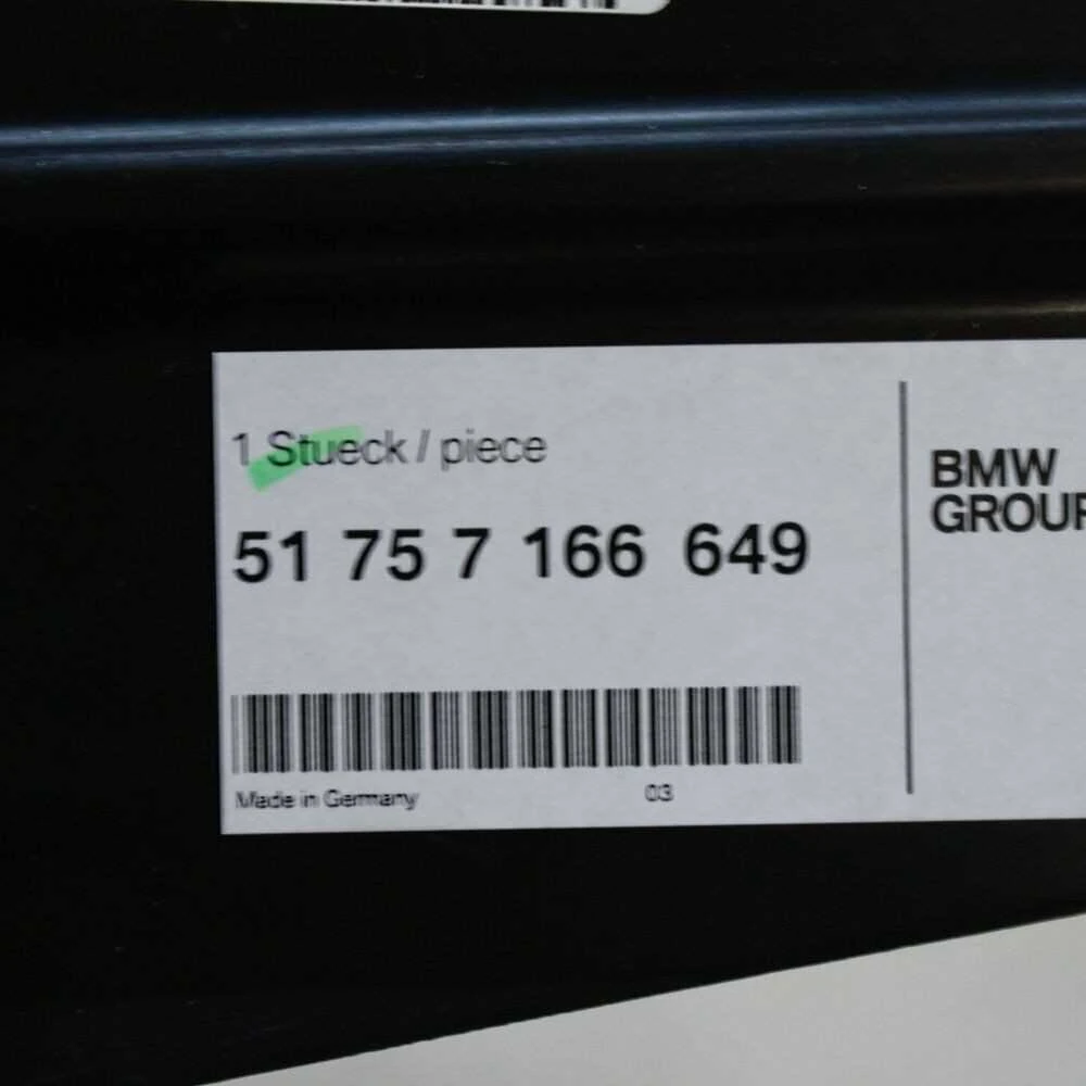 BMW E92 E93 dangtelis kairėje pusėje Originalus 51757166649
