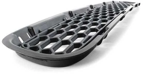 BMW E92 galinio bamperio centrinės grotelės Originalus 51128040877