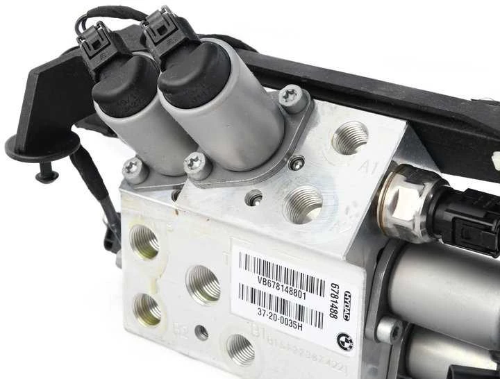 BMW E92 kairės pusės priekinio žibinto laikiklis Originalus 51117154723