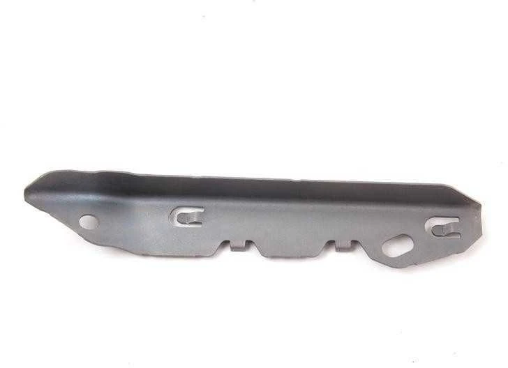 BMW E92 priekinio bamperio įdėklo kreipiančioji dešinė pusė Originalus 51117154716