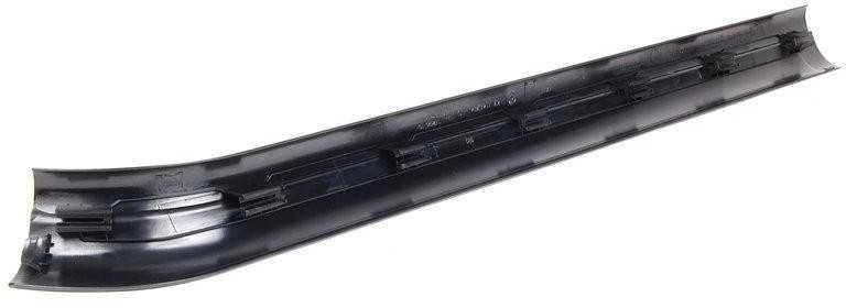 BMW E92 vidinės durų slenksčio juodos spalvos dešinės pusės originali 51476951382