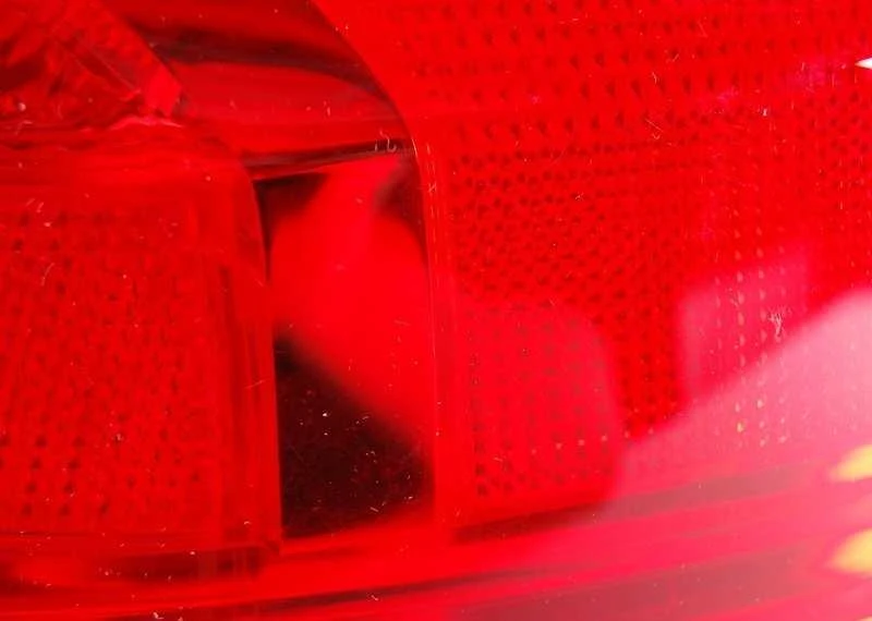 BMW E93 dešinysis išorinis galinis sparno žibintas originalus 63217162302