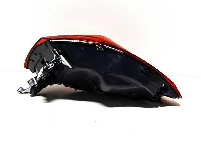 Bmw Galinis Žibintas Šoninėje Panelėje Kairėje F32 F82 F33 F36 Originalus 63218496523