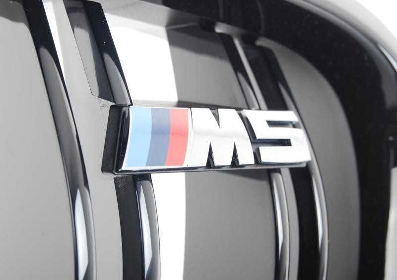 Bmw F10 5 Ornam Grille Juodas Blizgus Kairysis Priekis Originalus 51712352807