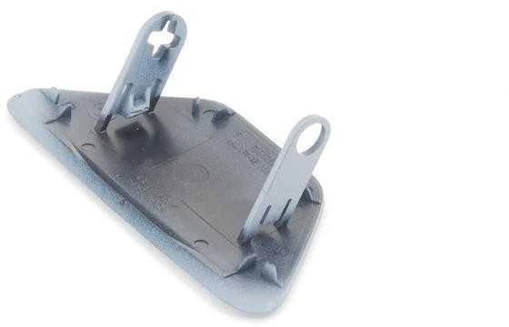 BMW F10 F11 dešiniojo priekinio žibinto plovimo purkštuko dangtelis originalus 51118048680