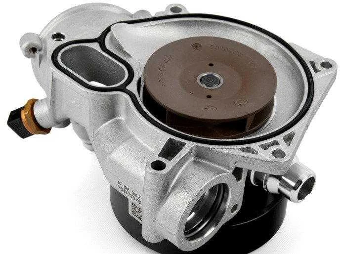 BMW F10 F12 Mechaninė aušinimo siurblys Originalus 11537843738