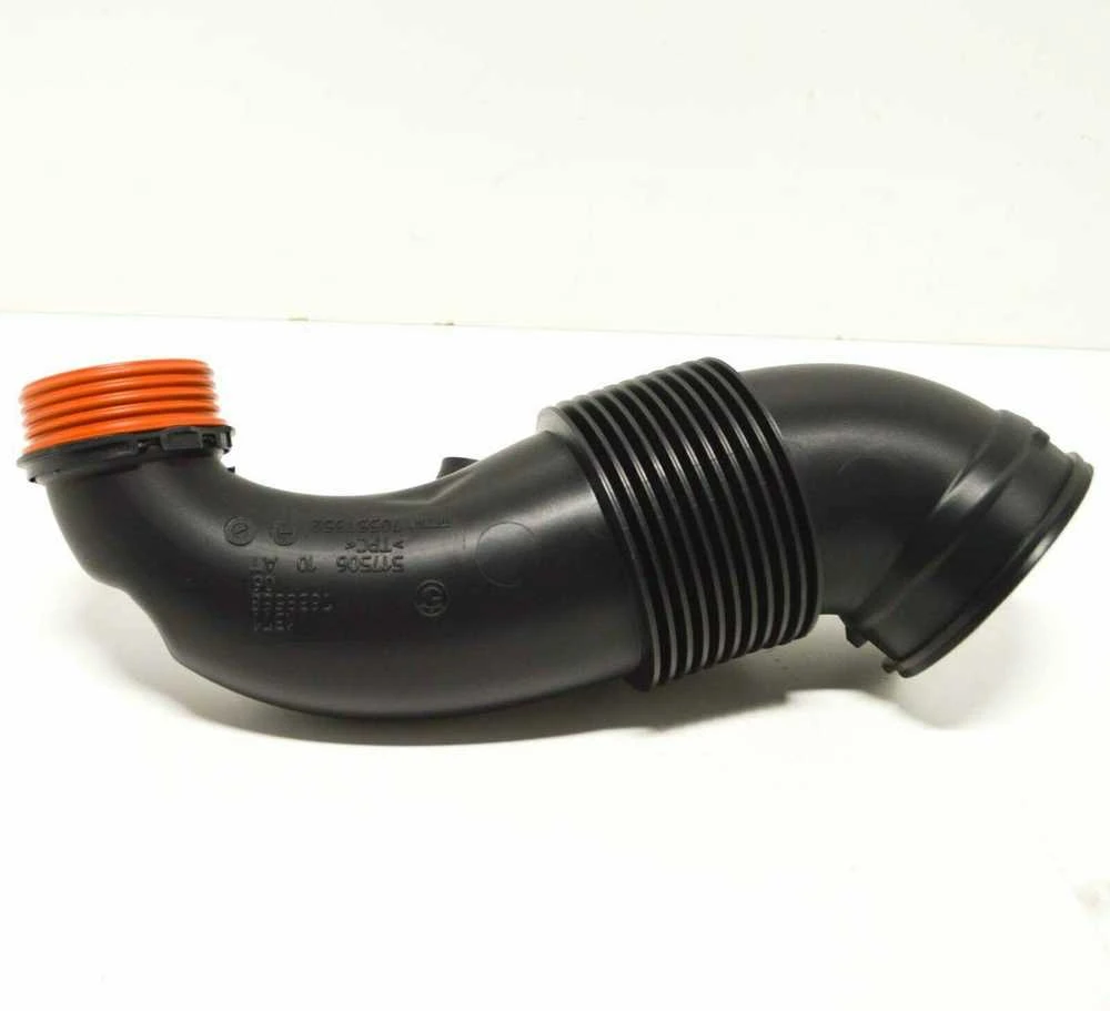 BMW F15 F16 variklio oro įsiurbimo žarna originali 13717638568