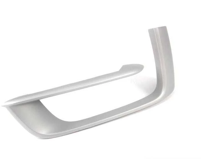 BMW F15 priekinio bamperio apdailos grotelės kairės pusės originalios 51117308043