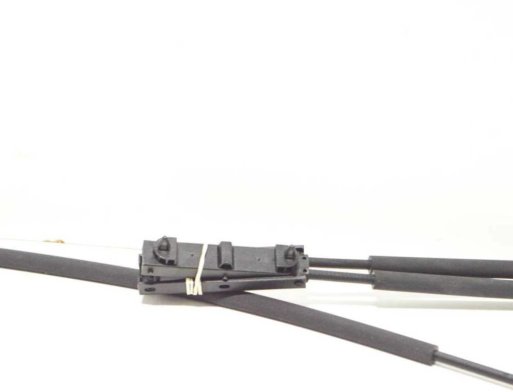 BMW F20 E80 variklio dangčio atleidimo trosas originalus 51237411315
