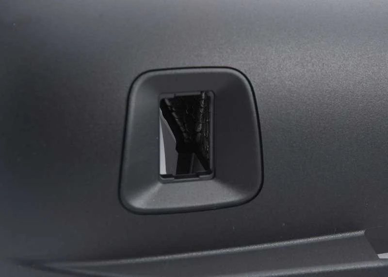 BMW F20 F20 F30 F80 F34 apdailos skydelis vairo kolonėlės apačia originalus 61316823468