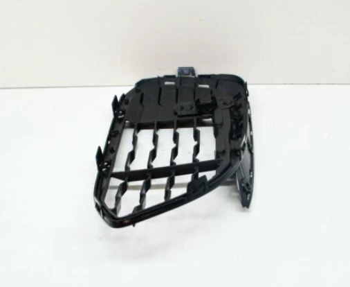 BMW F20 F21 atviros grotelės kairėje pusėje originalios 51118085309