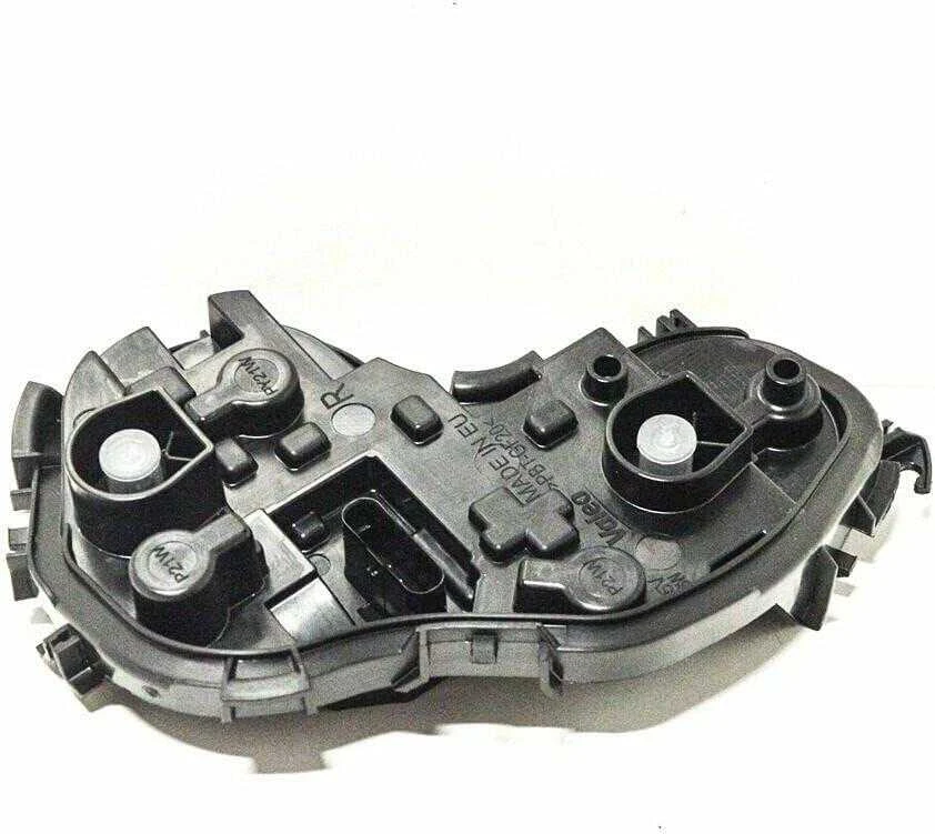BMW F20 F21 galinio žibinto lemputės lizdas dešinysis originalus 63217315200