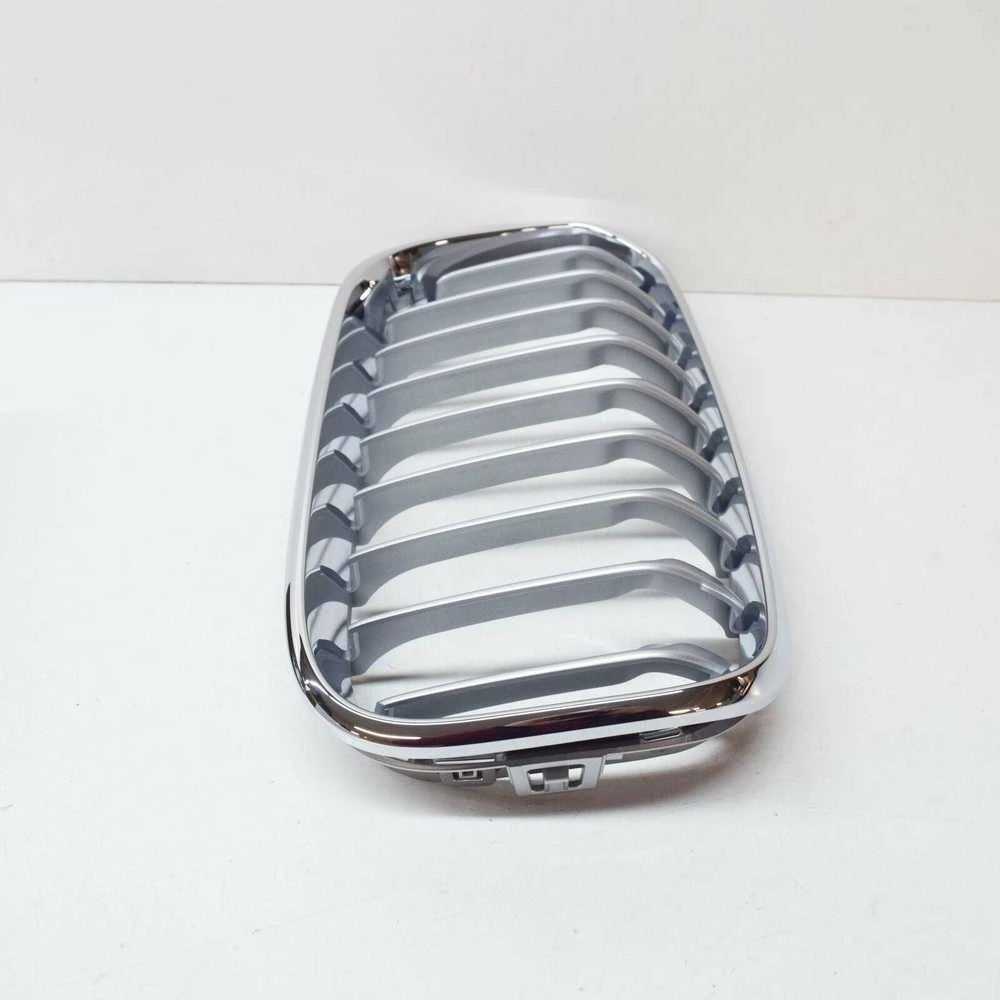 Bmw F20 F21 Lci Dešinės Pusės Grilis Originalus 51137371688