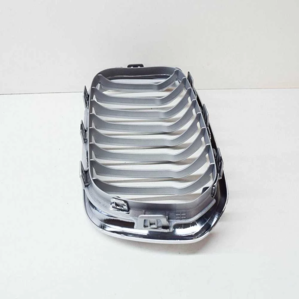 Bmw F20 F21 Lci Dešinės Pusės Grilis Originalus 51137371688