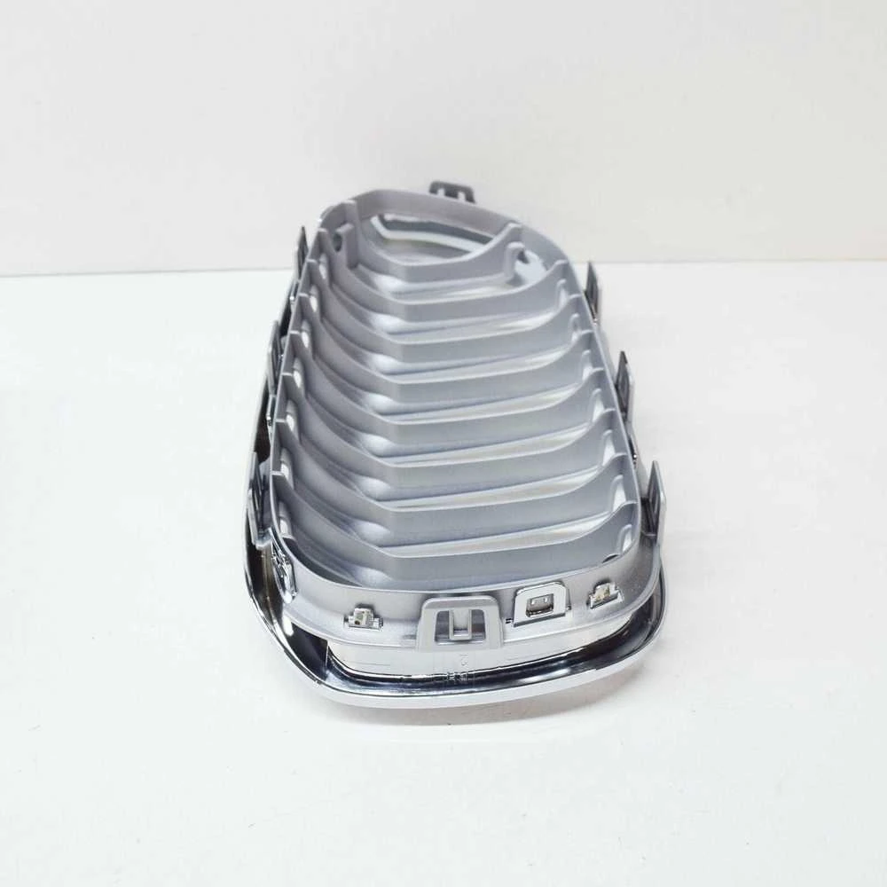 Bmw F20 F21 Lci Dešinės Pusės Grilis Originalus 51137371688