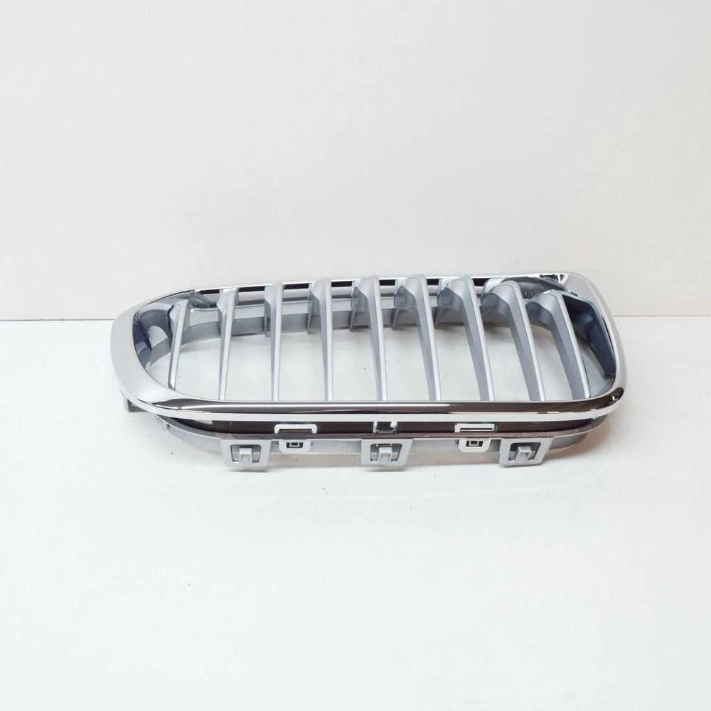 Bmw F20 F21 Lci Dešinės Pusės Grilis Originalus 51137371688