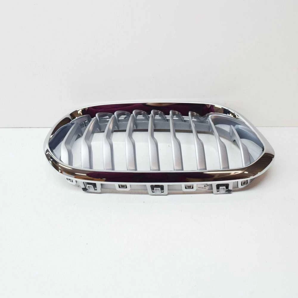 Bmw F20 F21 Lci Dešinės Pusės Grilis Originalus 51137371688