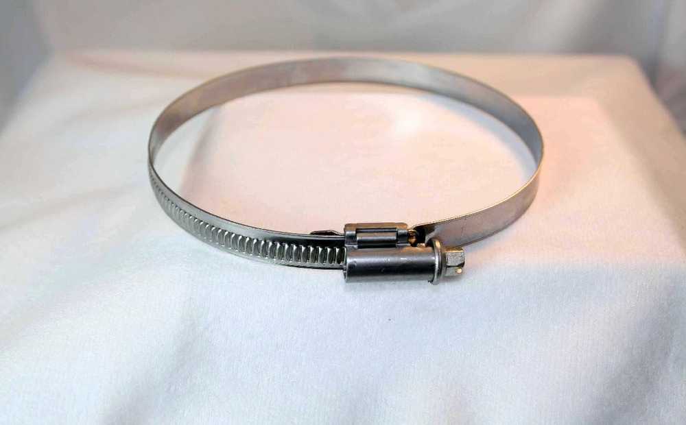 BMW F20 žarnos spaustukas Originalus 07129952137