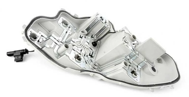 BMW F22 F22 F87 F23 lemputės lizdas kairysis originalus 63217370291