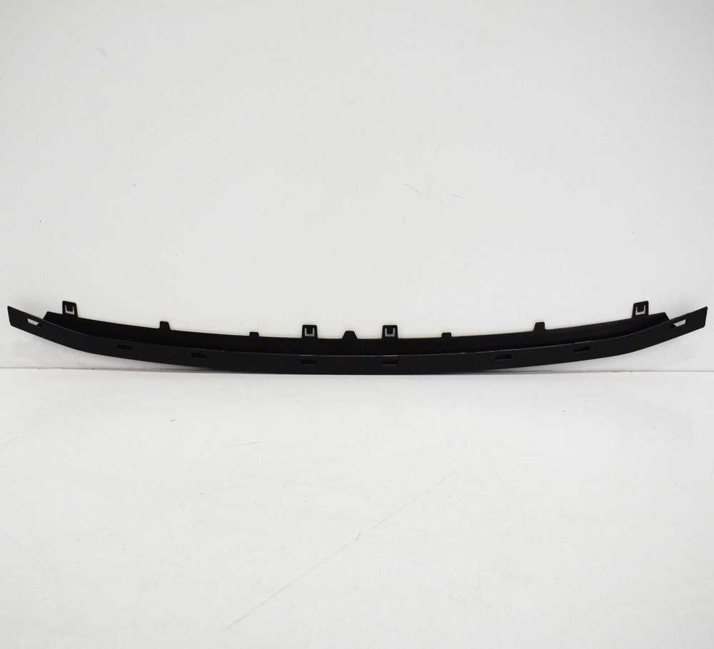 BMW F22 F23 218d 218i 220d 220d 220dX 220i 225d Apdailos strypas Originalus 51117334031