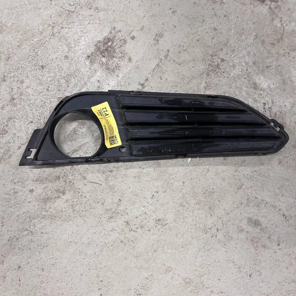 Bmw F22 F23 Dešinė Uždara Grotelė Originalus 51117293842