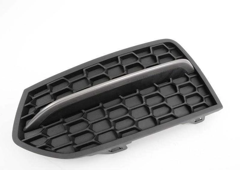 BMW F22 priekinio bamperio apatinės grotelės kairės pusės originalios 51118055955