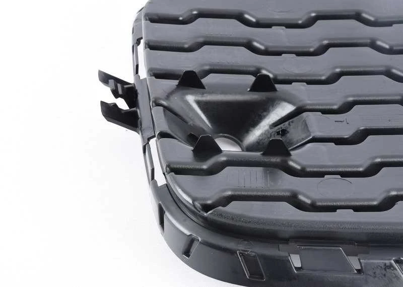 BMW F25 F26 priekinis bamperis, uždarytas M grotelėmis, kairėje pusėje, originalus 51118056941