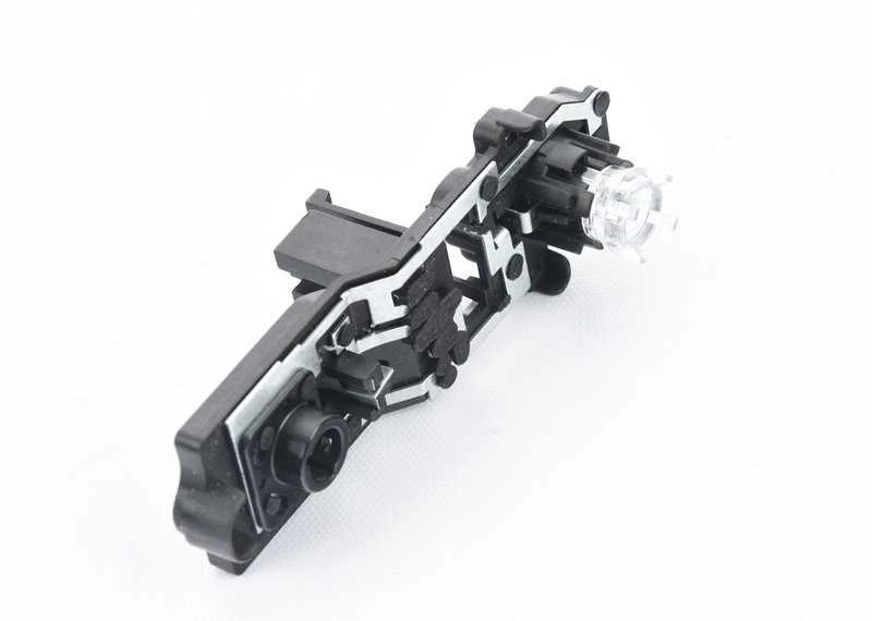 BMW F25 X3 2011-2017 Kairės arba dešinės pusės vidinės lemputės laikiklis liukui 6321728888199 Originalus