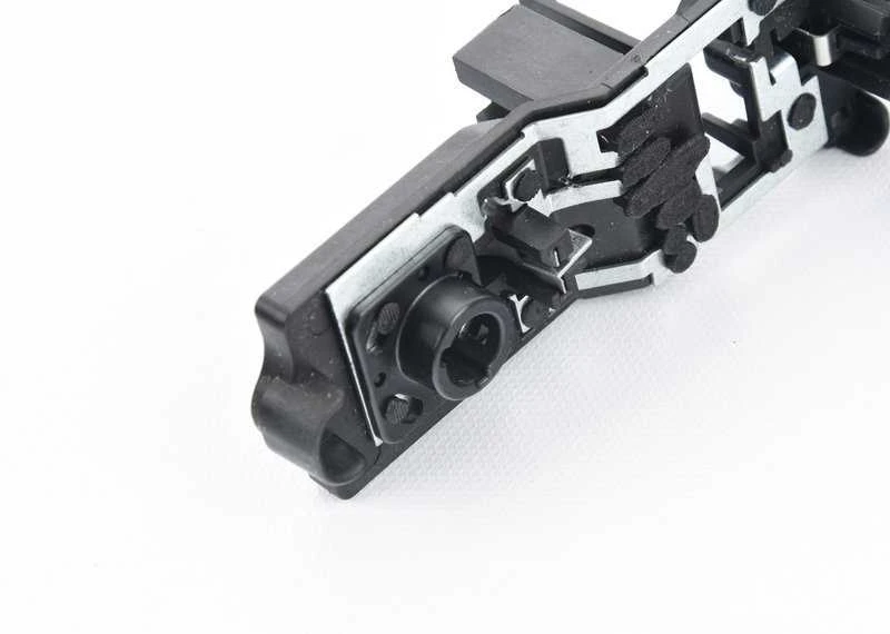 BMW F25 X3 2011-2017 Kairės arba dešinės pusės vidinės lemputės laikiklis liukui 6321728888199 Originalus