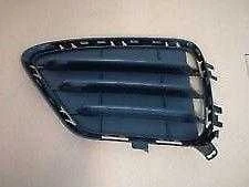 BMW F26 priekinio bamperio uždarytos grotelės kairėje originalios 51117338511