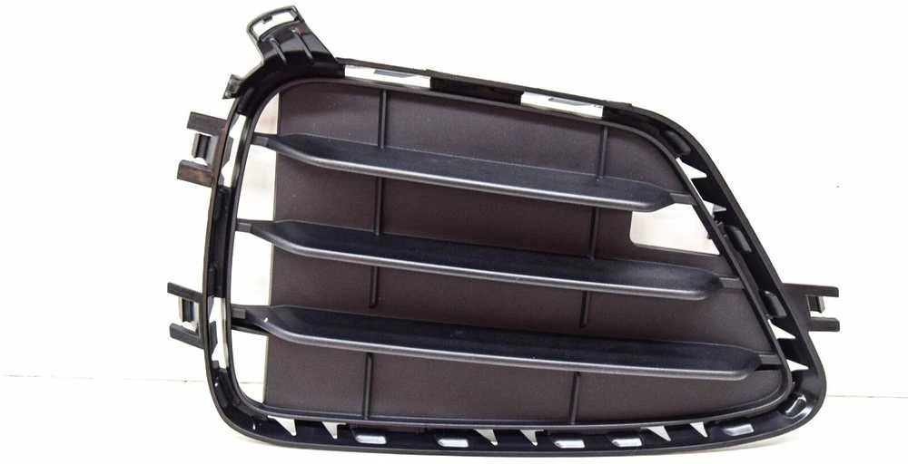 BMW F26 priekinio bamperio uždarytos grotelės kairėje originalios 51117338511
