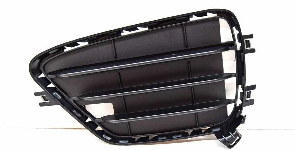 BMW F26 priekinio bamperio uždarytos grotelės kairėje originalios 51117338511