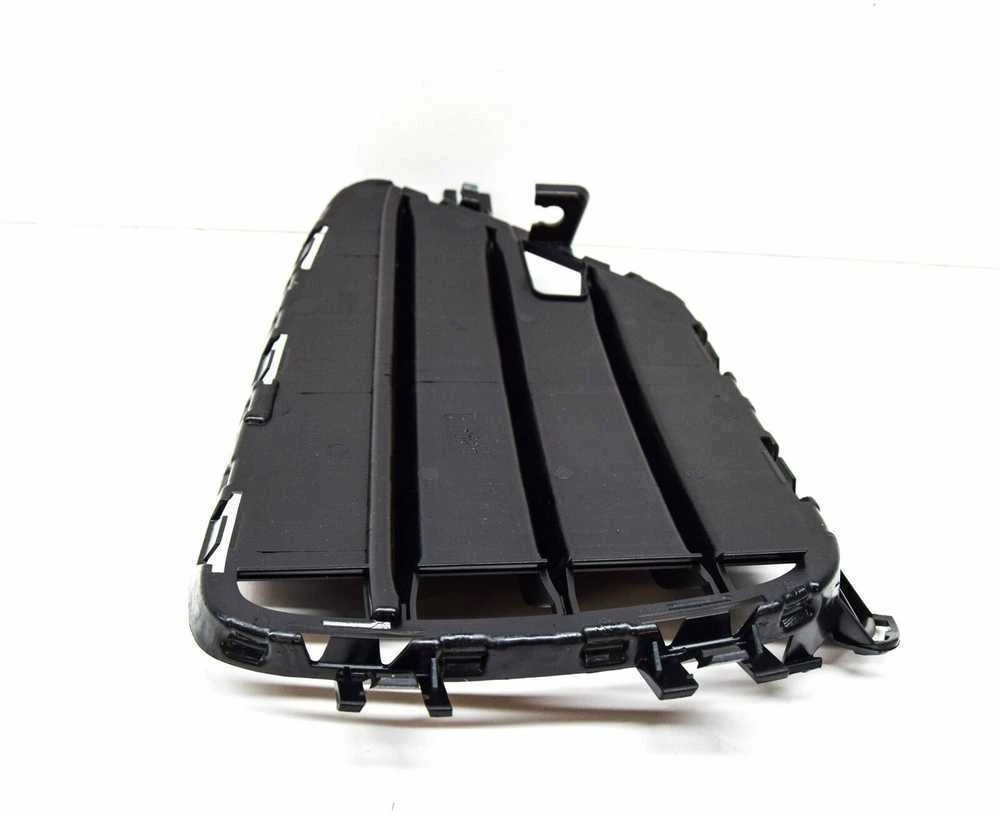 BMW F26 priekinio bamperio uždarytos grotelės kairėje originalios 51117338511