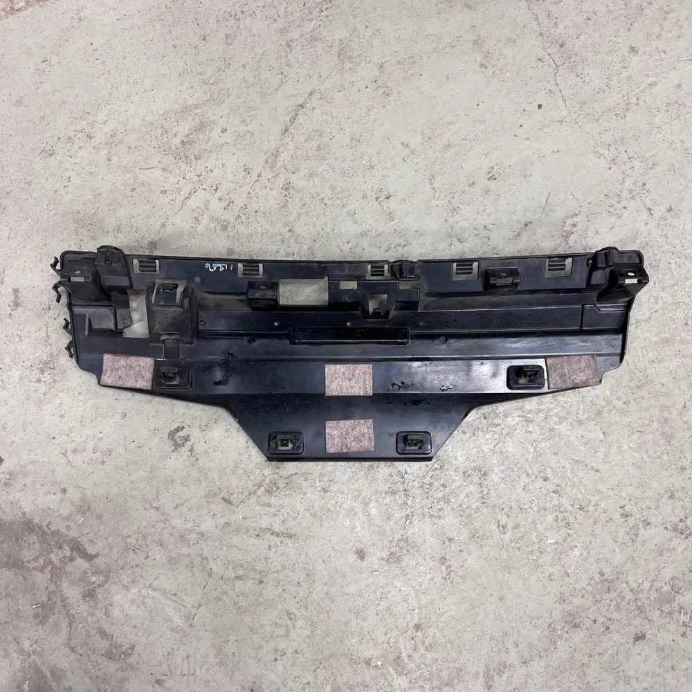 BMW F30 F31 galinio bamperio centrinio kreipiančiojo laikiklis originalus 51127256921