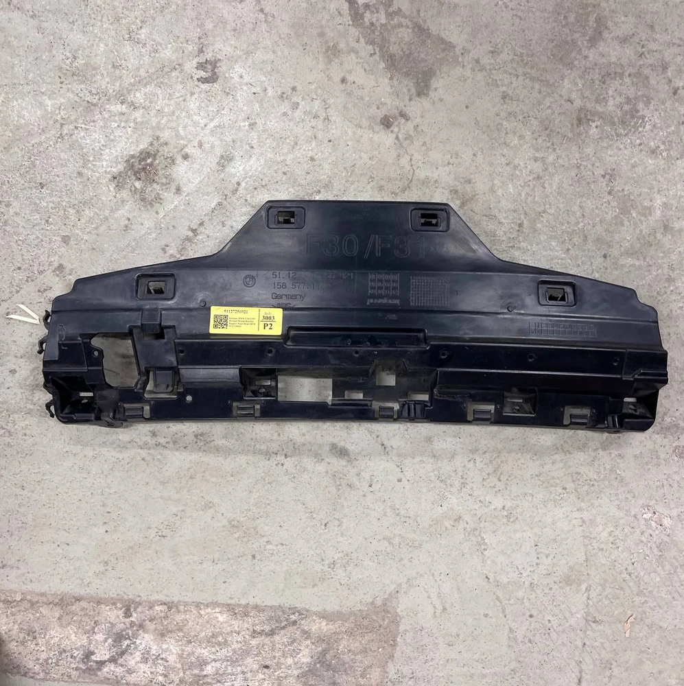 BMW F30 F31 galinio bamperio centrinio kreipiančiojo laikiklis originalus 51127256921