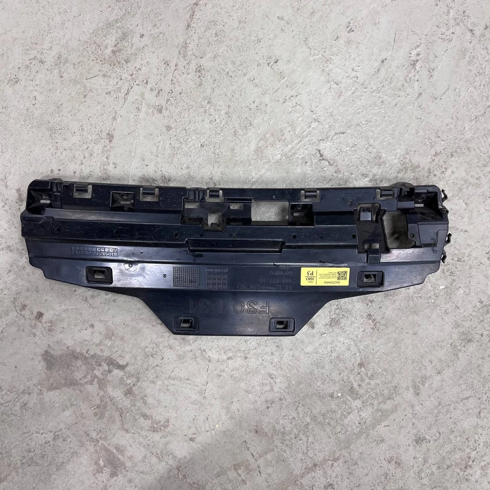 BMW F30 F31 galinio bamperio centrinio kreipiančiojo laikiklis originalus 51127256921