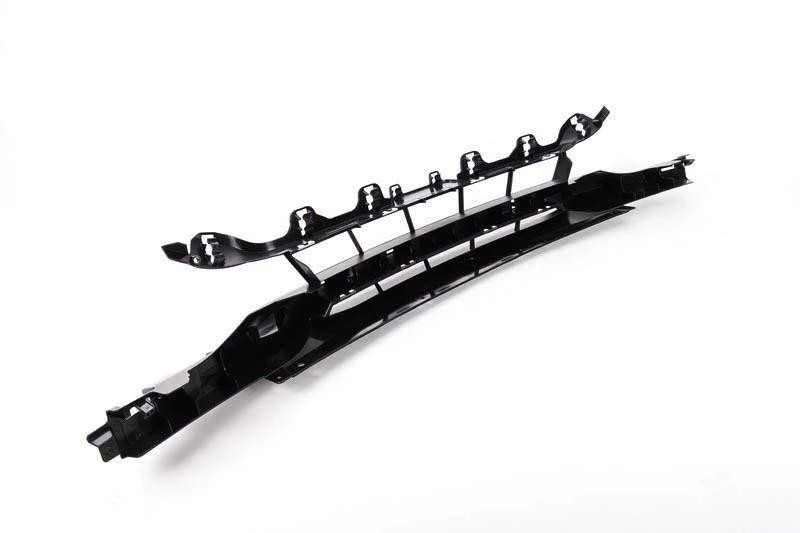 BMW F30 F31 priekinio centrinio bamperio dangtis grotelės originalus 51117263478