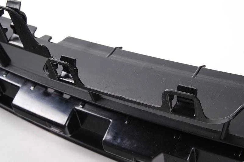 BMW F30 F31 priekinio centrinio bamperio dangtis grotelės originalus 51117263478